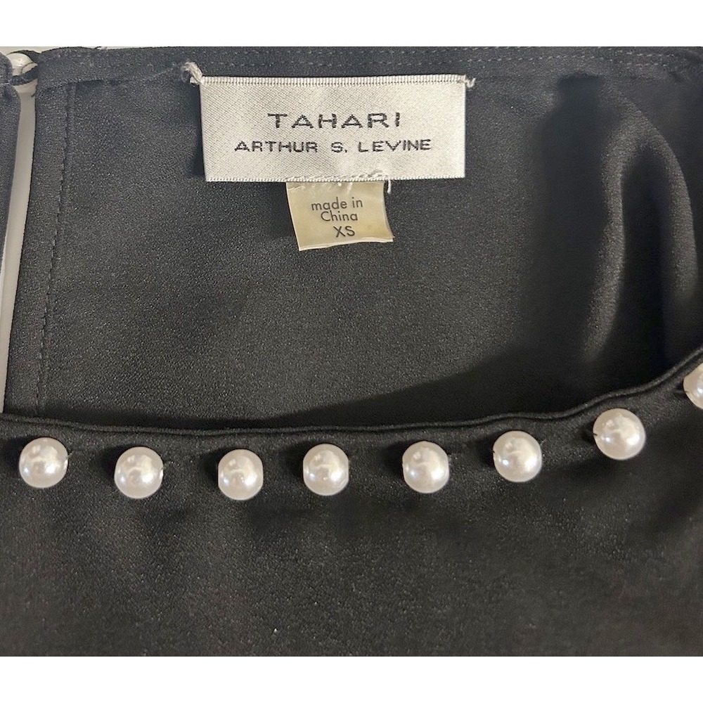 Tahari Arthur S Levine Women's Pearl Round Neck Long Sleeves Black Blouse Sz. XS - Picture 2 of 5